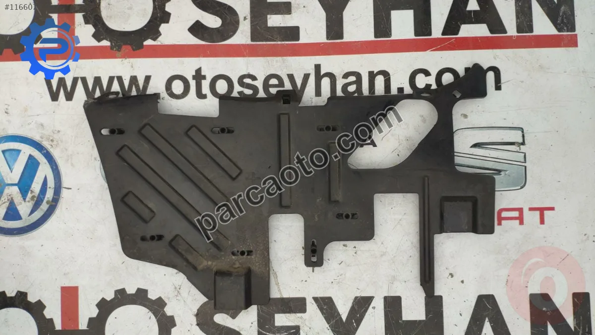 1J1863081A vw bora golf 4 sol göğüs alt kaplaması