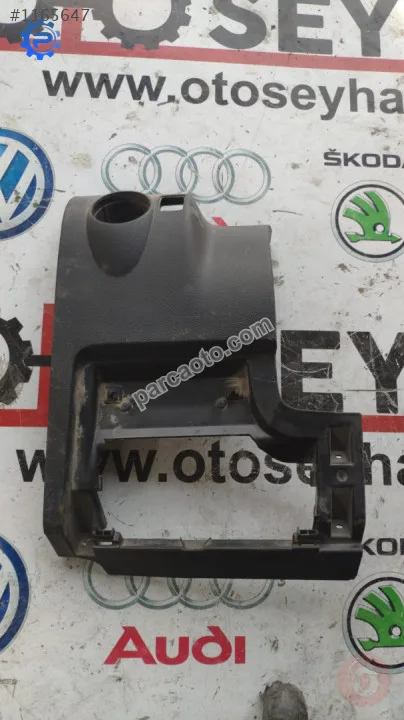 5M1858210B volkswagen tiguan sol göğüs kaplaması