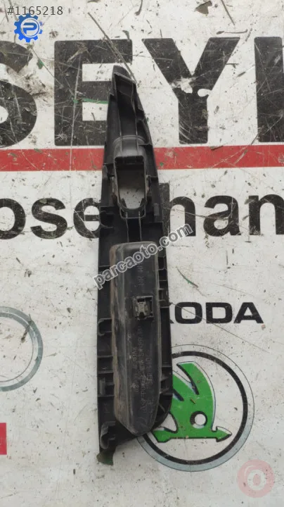 82960-4EA0AX nissan qashqai sağ arka kapı cam açma düğmesi p