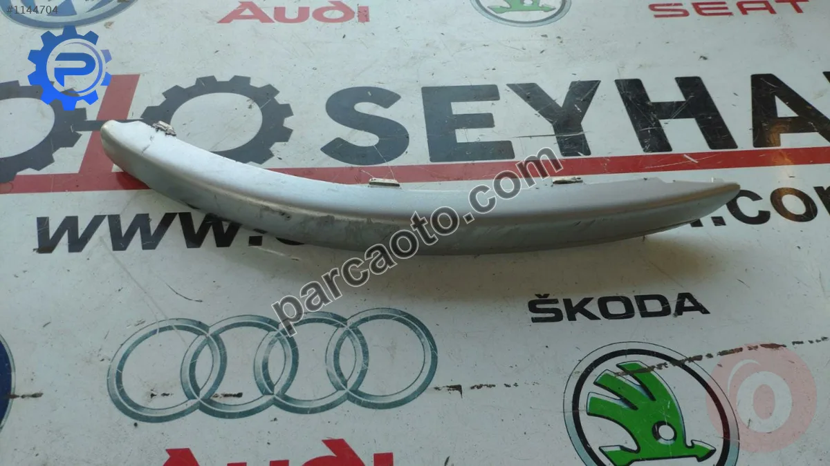 1K0853963 volkswagen jetta sol tampon bandı