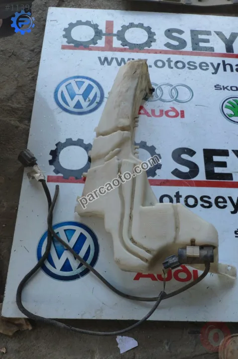 4M5113K163 ford focus silecek su bidonu ve motoru