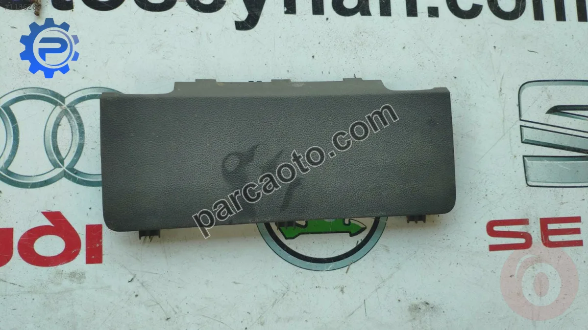 6R0857506A volkswagen polo sigorta kutusu kapağı