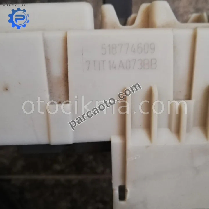 ford connect sigorta kutusu 7T1T14A073BB