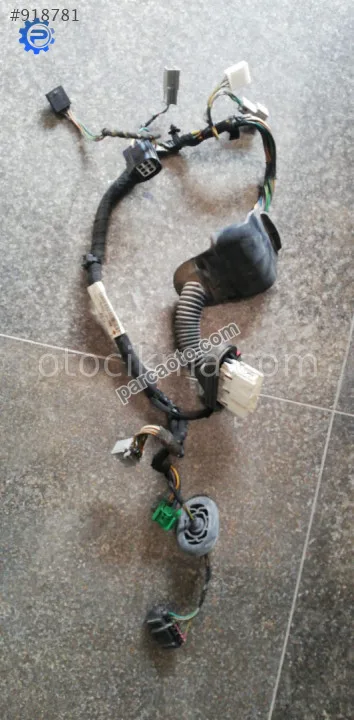 8V5T-14A584-AEG ford fiesta sol ön kapı tesisatı 8V5T14A584