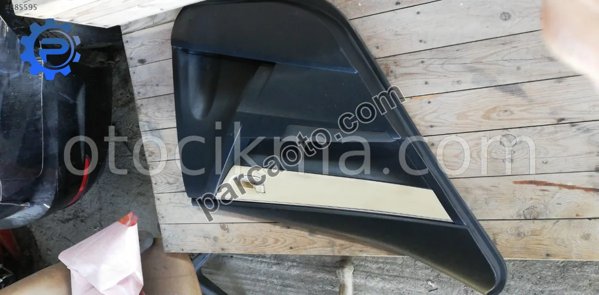 67788-X1F04 Toyota Corolla arka sol kapı döşemesi