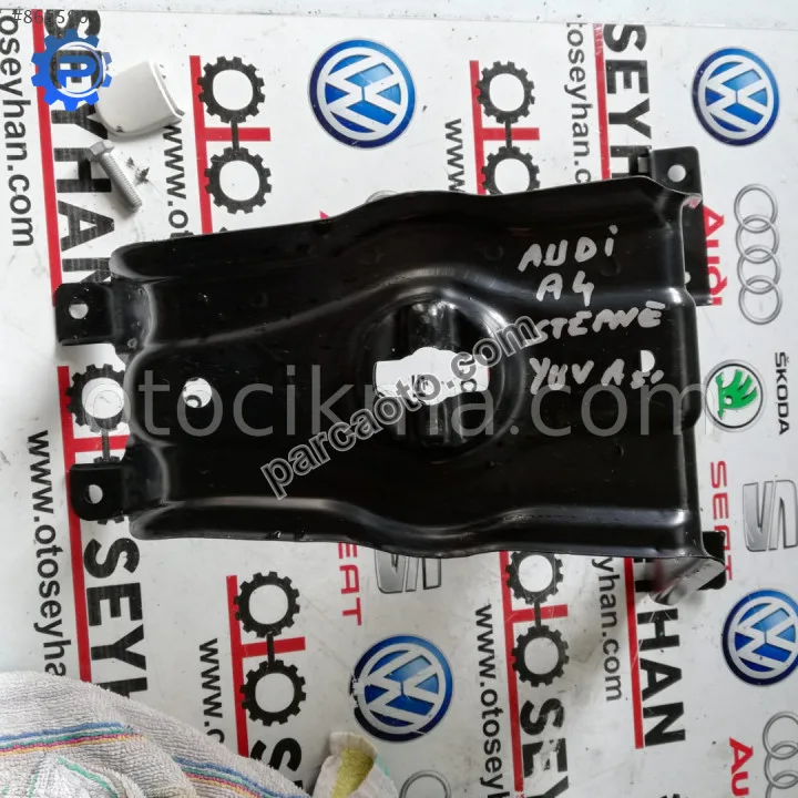 Audı a4 arka bagaj stepne kulak (yuvası) 8w0802715