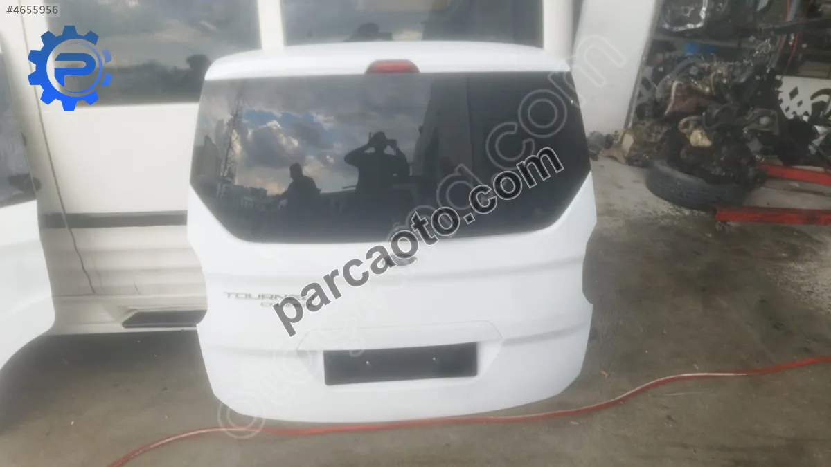 Ford Tourneo couirer 2023 arka bagaj kapağı