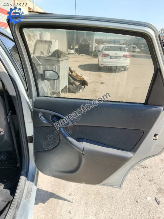 Ford focus 98-2005 sağ arka kapı döşemesi