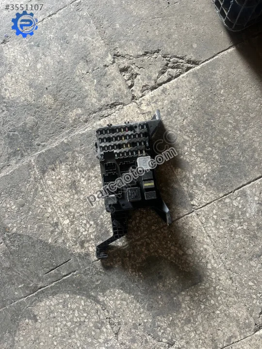 Mondeo iç sigortalık kutusu