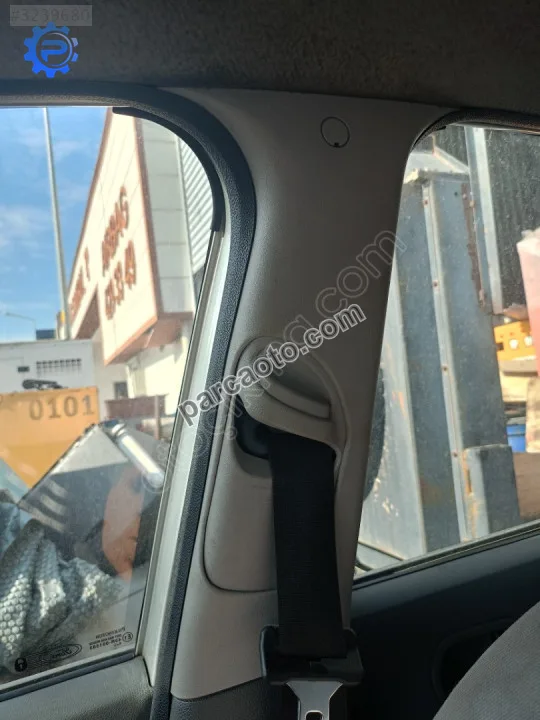 2002 2007 fiesta sağ ön emniyet kemeri plastiği