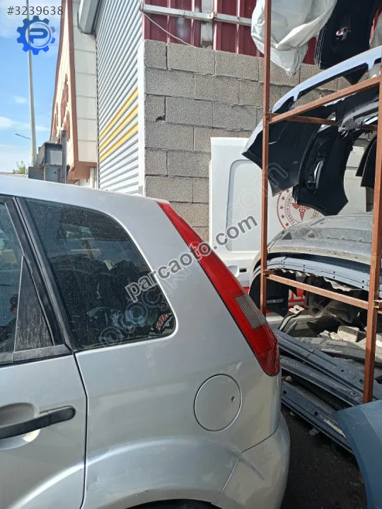 2002 2007 fiesta sol arka çamurluk çeyrek