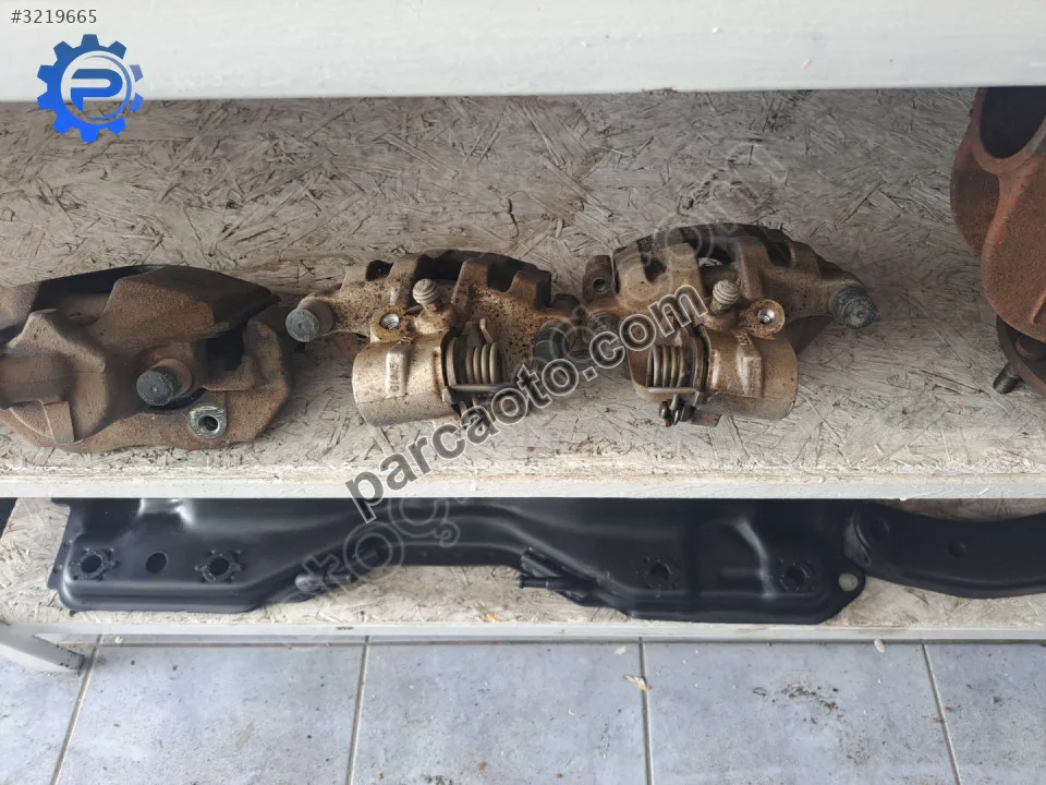 Ford connect arka fren kaliper