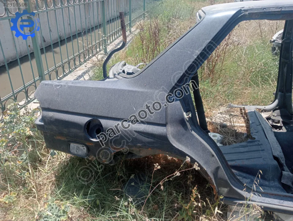 Escort sağ arka çamurluk
