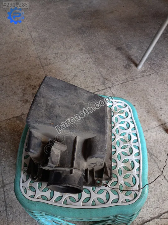 Fiesta hava filtresi üst kapağı