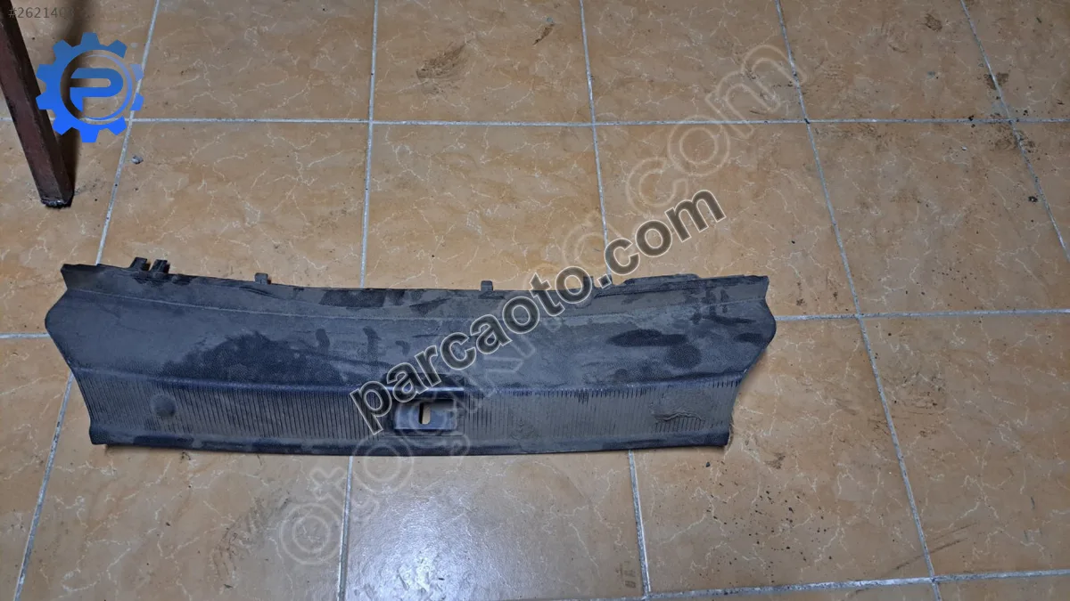 W204 c180 bagaj kilit kaplamasi