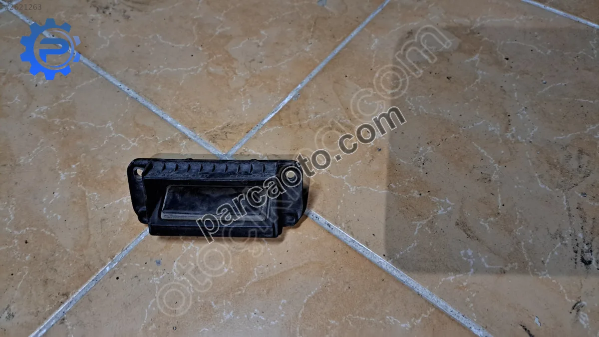 W204 c180 bagaj buton u