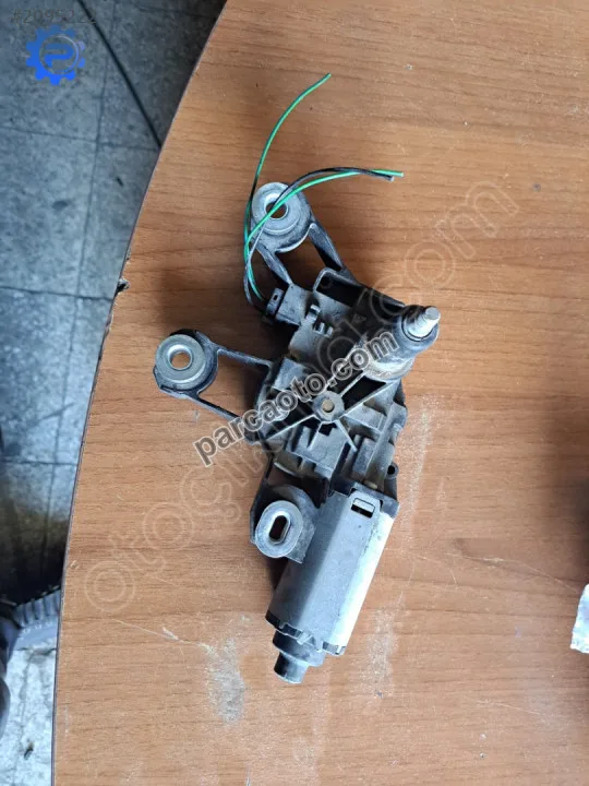 Fiesta arka silecek motoru