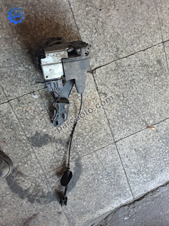 2003 2008 fiesta sol arka kapi kilidi 2003 2008 fiesta sol arka kapi kilidi