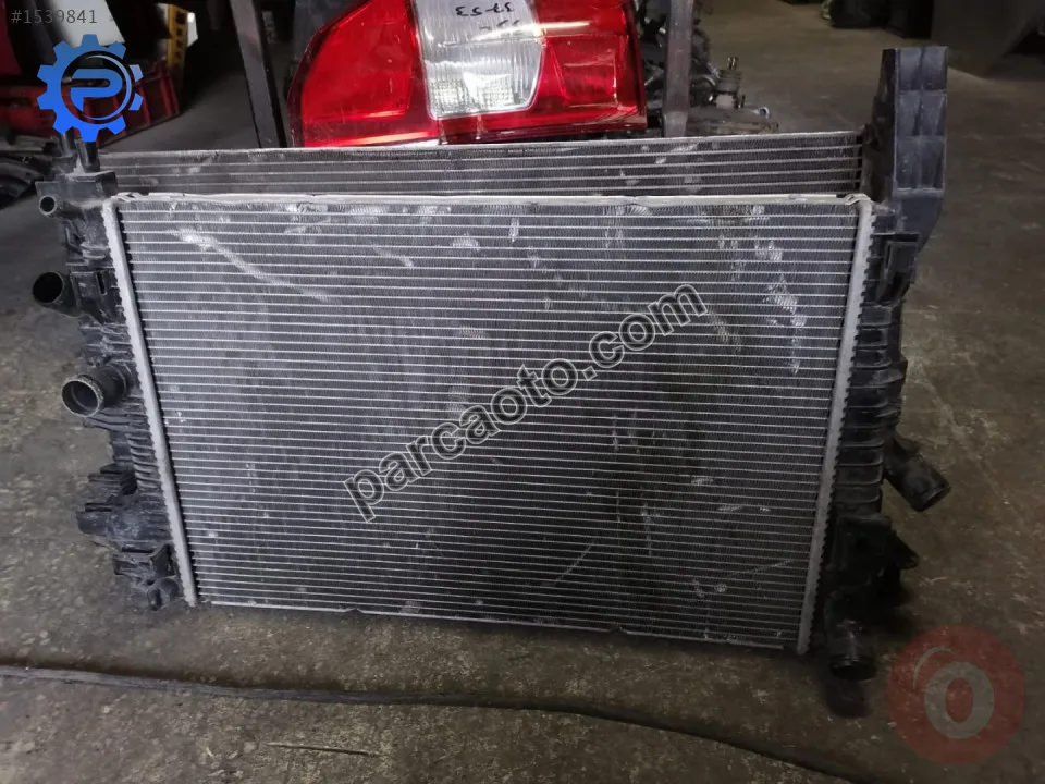 Ford focus  3 su radyatörü