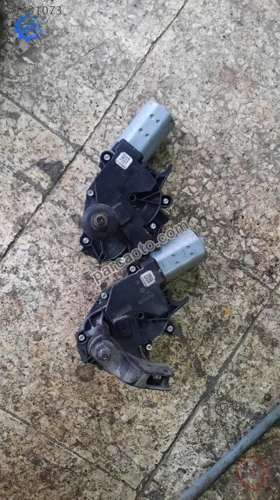 Ford corier arka silecek motoru