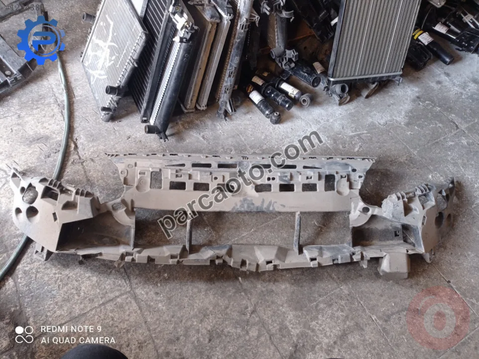 Peugeot Partner Tampon Ön - Adana Seyhan