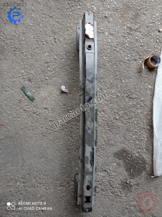 Ford focus arka tampon demiri