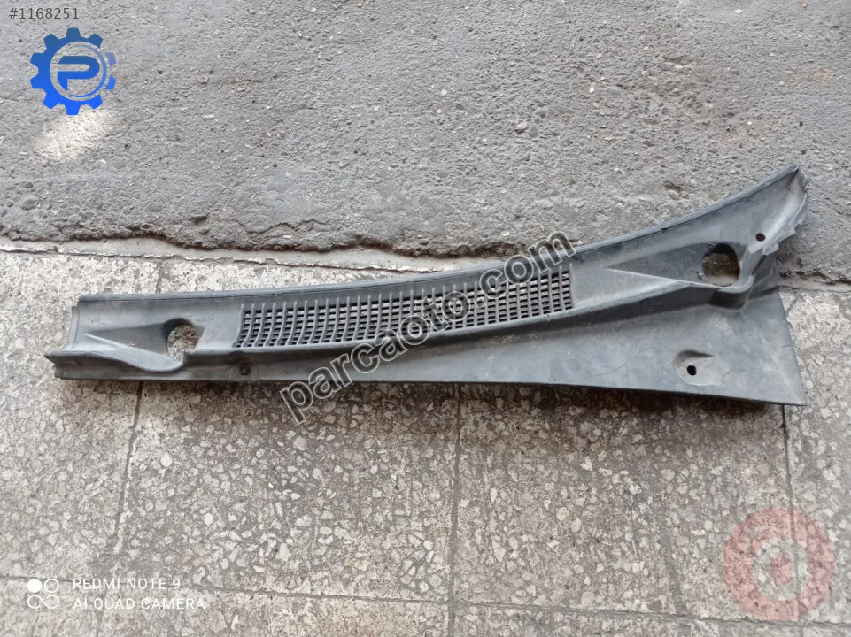 Hyundai Accent Ön Cam Izgarası - Adana Seyhan