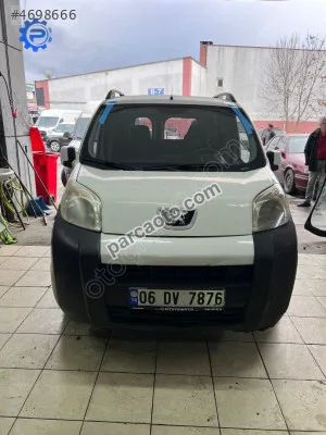 Peugeot Partner Ön Cam Izgarası - İstanbul Anadolu Kartal