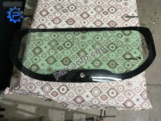 Renault clio 4 arka cam sıfır