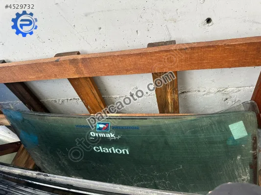 Renault R 9 Cam Arka - İstanbul Anadolu Kartal