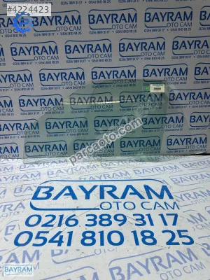 Kia pregio ön kapı camı sol