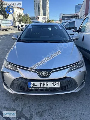 Toyota Corolla Ön Cam Izgarası - İstanbul Anadolu Kartal