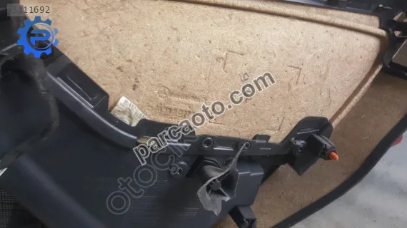 Mercedes c 205 kapı döşemesi sol arka