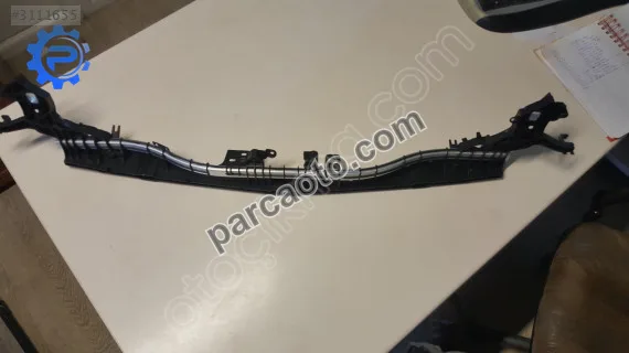 Mercedes e 213 ön panel plastiği a2136201801