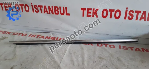 Mercedes c 204 kapı çıtası sol ön a2047251565
