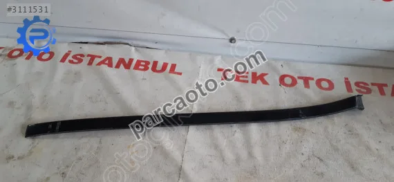 Mercedes C 204 CAM ÇITASI SAĞ ÖN