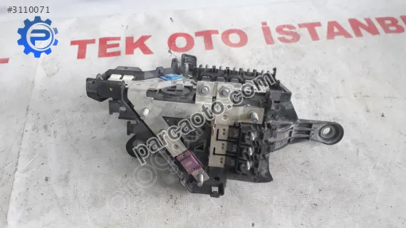 Mercedes C 205 SİGORTA PANELİ