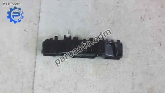 Hyundai i20 braket sol ön uç 86513c8700