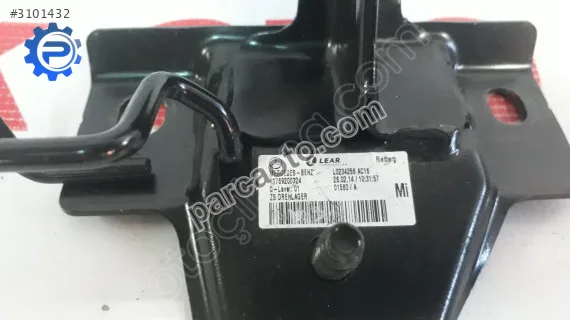 Mercedes a 176 koltuk bağlantı arka a1769200324