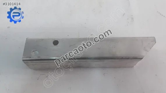 A b cla radyatör bağlantı a2466260088