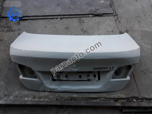 Bmw f10 bagaj kapağı