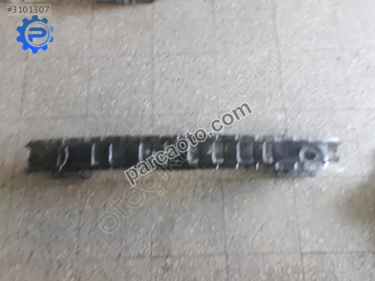 Mercedes cla 117 tampon demiri arka