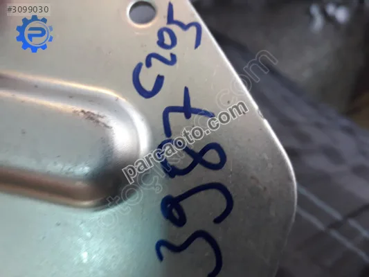 Mercedes c 205 yakıt deposu bağlantı adblue tankı braket a205475