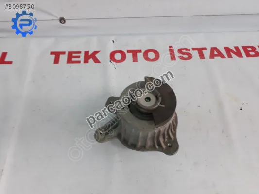 Mercedes c 205 motor kulağı sol a2052406417
