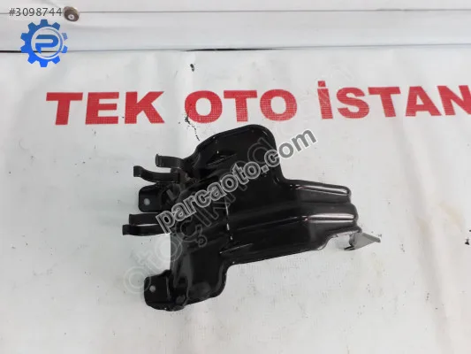 Mercedes c 205 muhafaza şarj dinamosu muhafazası a6261500075