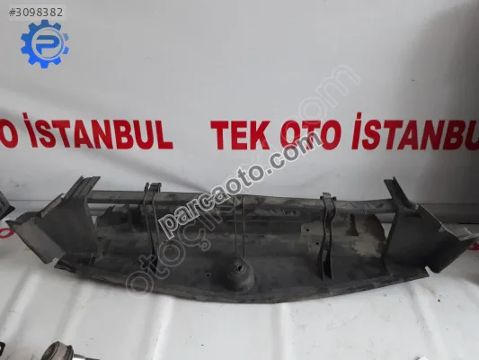 Mercedes E 207 HAVA KANALI ALT A2075050430
