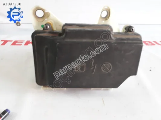 Mercedes C 205 SİGORTA KUTUSU A2055400082