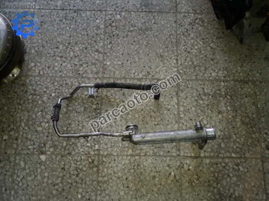 Mercedes c 205 motor soğutma borusu a2742000053