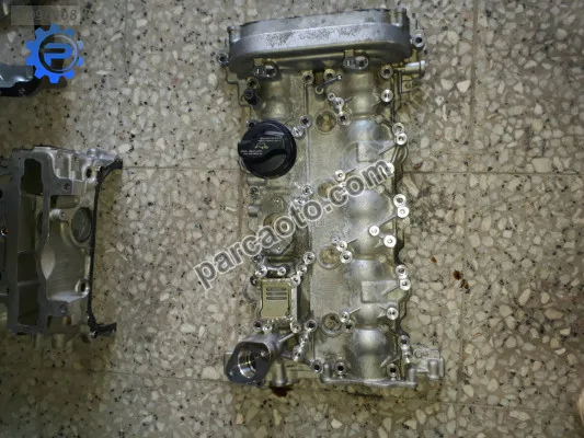 Mercedes c 205 motor üst kapağı piston