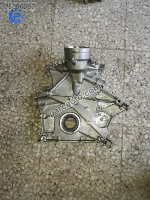 Mercedes c 205 eksantrik mili kapağı a2740150400